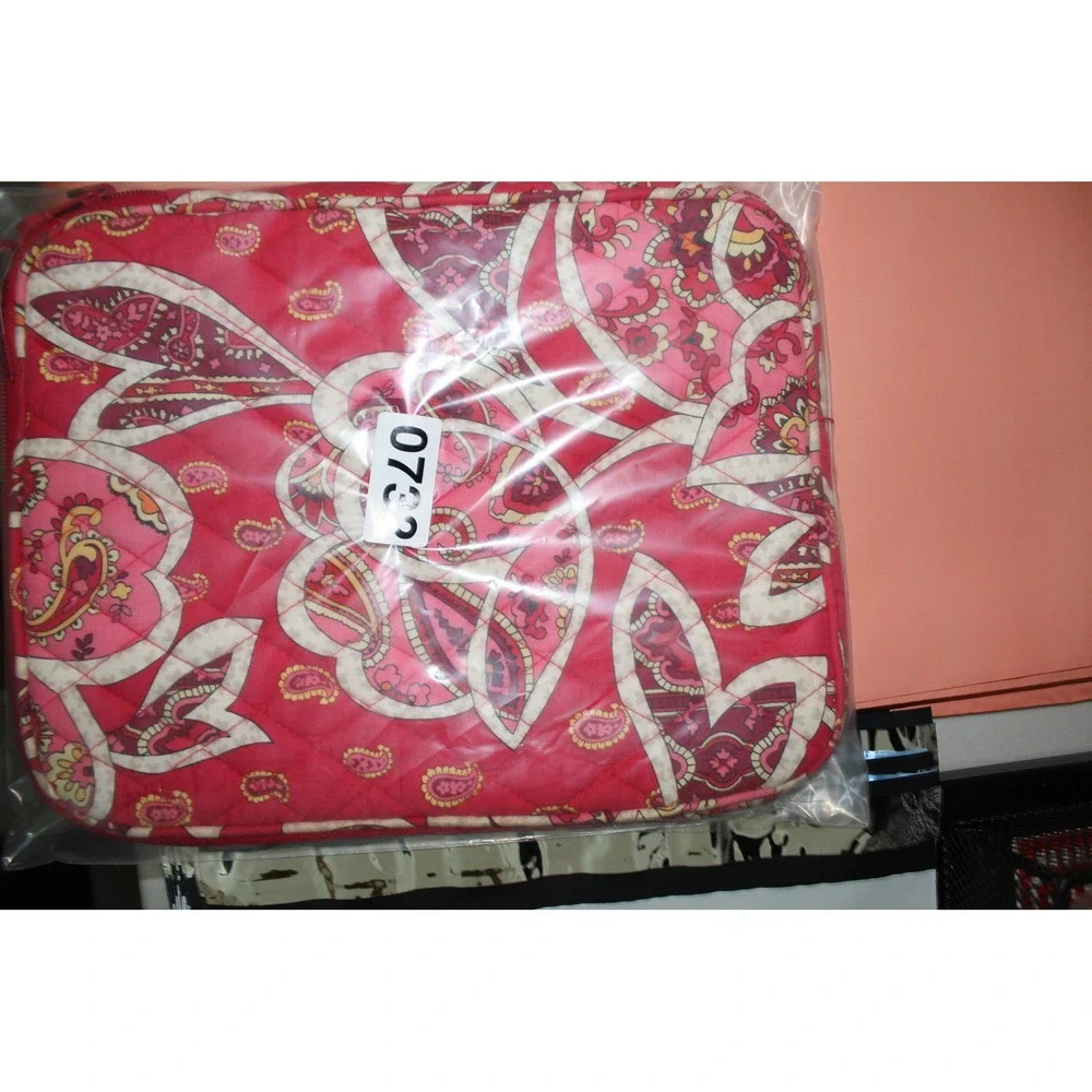 Vera Bradley Rosie‎ Posies Tablet e-Reader Pouch Retired 2012 Red Floral Paisley